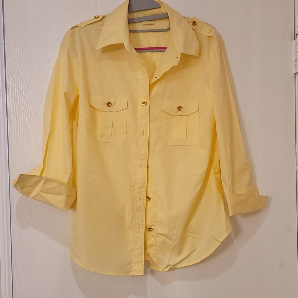 Super cute yellow button down top